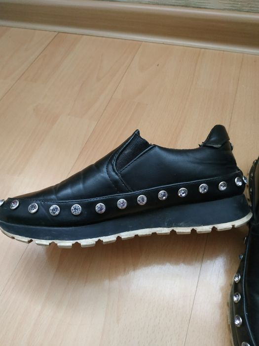 Продам женскую обувь.