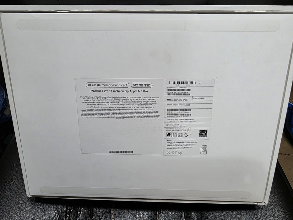 MacBook Pro 14" cu cip Apple M3 PRO  18GB 512GB SSD Garantie IMPECABIL