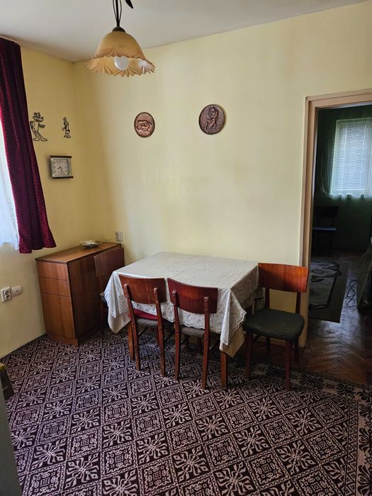 Давам под наем 38 кв./м гарсониера(боксониера). Наем 585 лв.(300 евро)