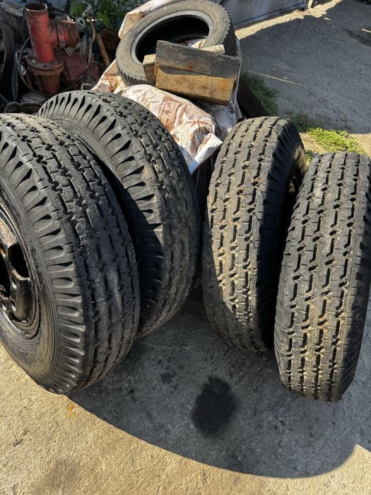 Roti 825 / 15 de trailer -  Cilindru basculare remorca 7 T - Butuc 5 T