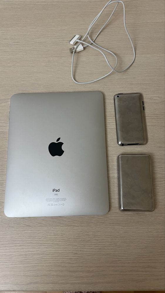 iPad, iPod, iPod touch.