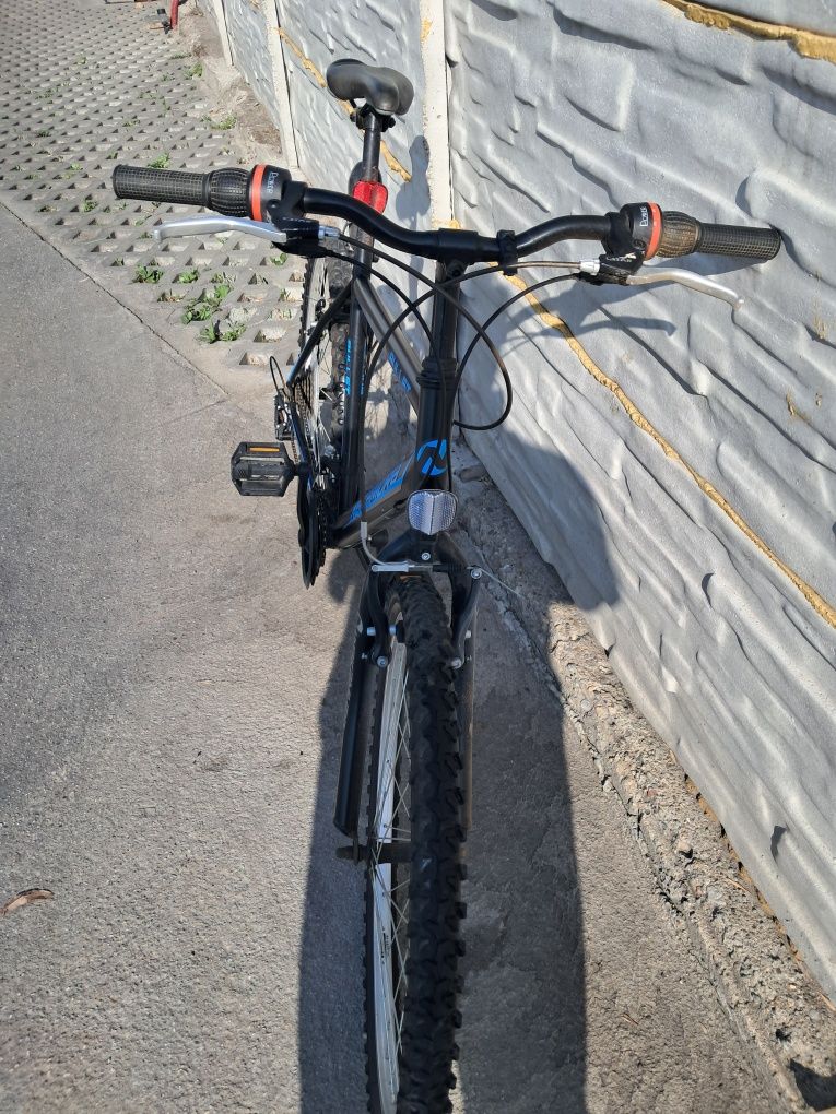 Bicicleta foarte puțin folosită