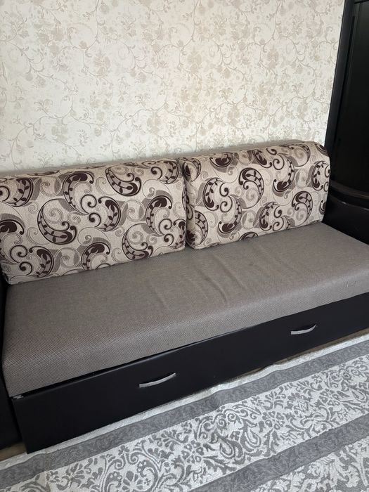 Продам диван Б/У в отличном состоянии