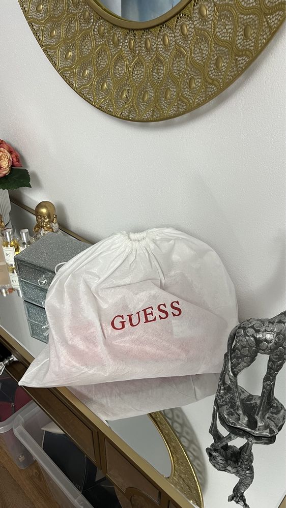 Geanta originala Guess Coral superba