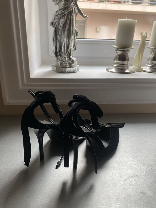 Pantofi de catifea Zara