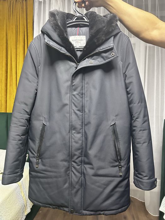 Продам мужскую парку  с норковой вставкой