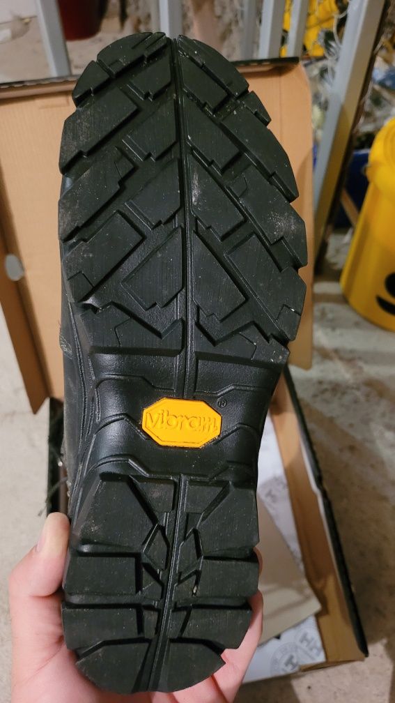 Bocanci imblaniti Helly Hansen Chelsea Winterboot -  S3 Vibram Ghete