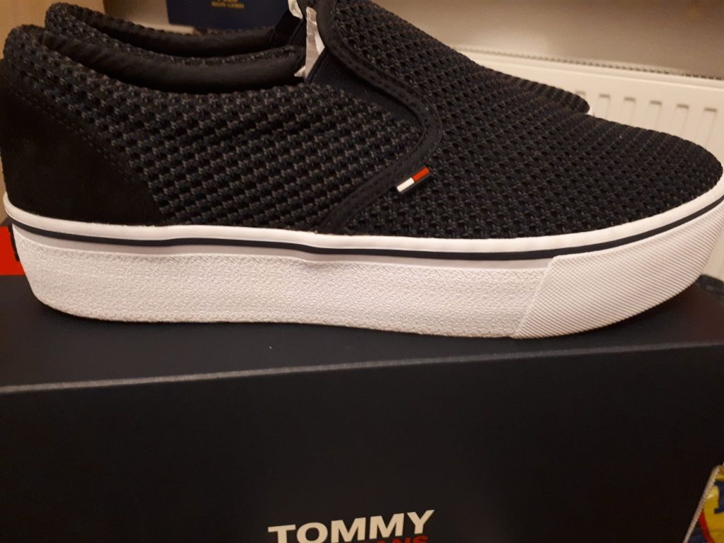 Tenesi Tommy Hilfiger slip-on 42