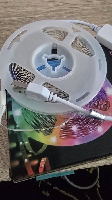 Banda led 5m cu senzor