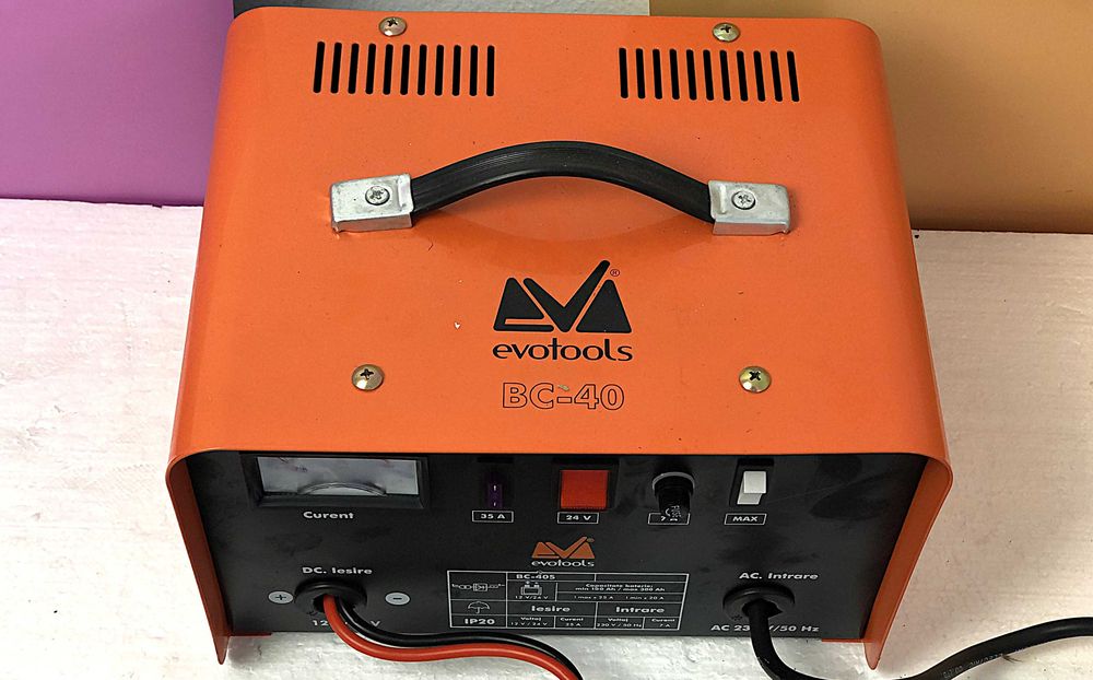 Redresor auto EvoTools 12/24V, 25A, 369 lei