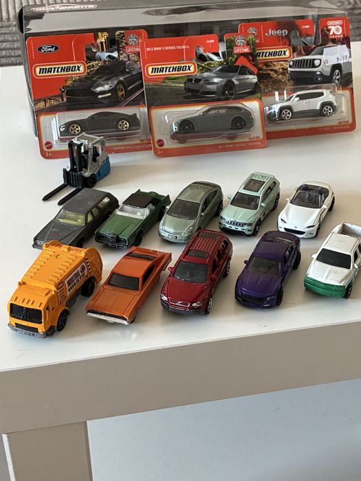 Колички 1:64 неразопаковани и разопаковани