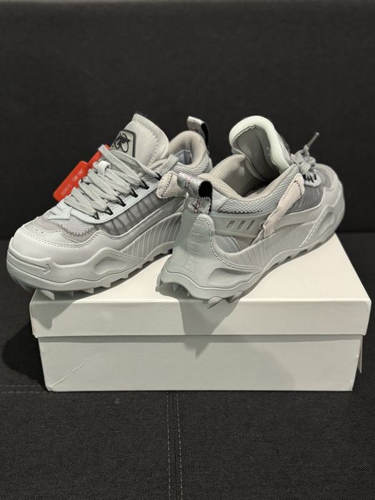 Adidasi OFF-White Odsy