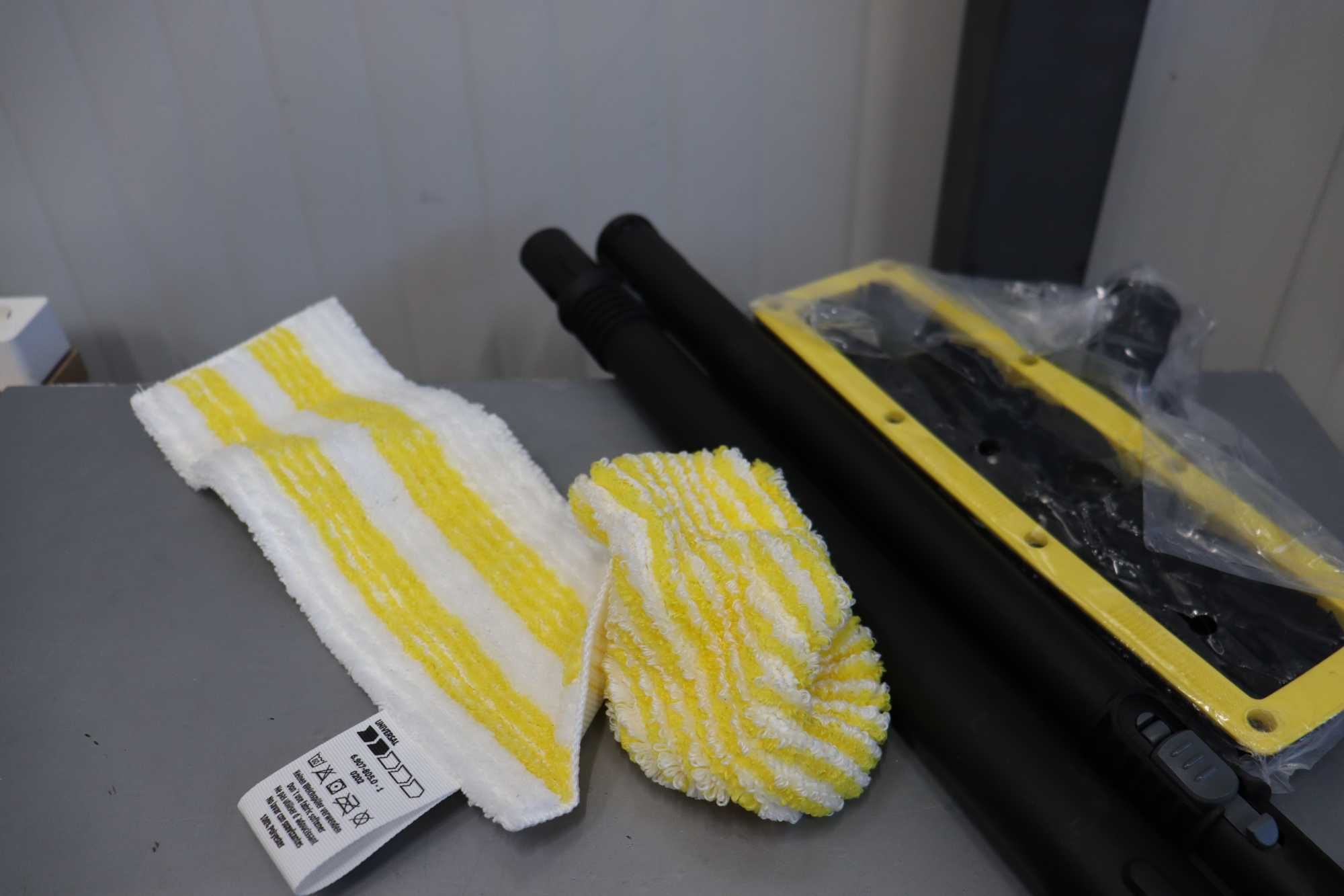 Парочистител Kärcher SC 4 EasyFix 3,5 бара,  2000W, ЛИСВАТ ПРИСТАВКИ