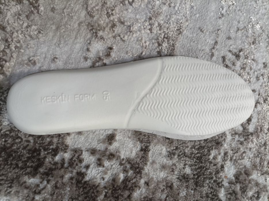 Дамски спортни обувки от естествена кожа