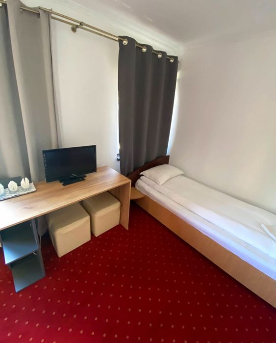 Închiriez de revelion pensiune cu 10 camere