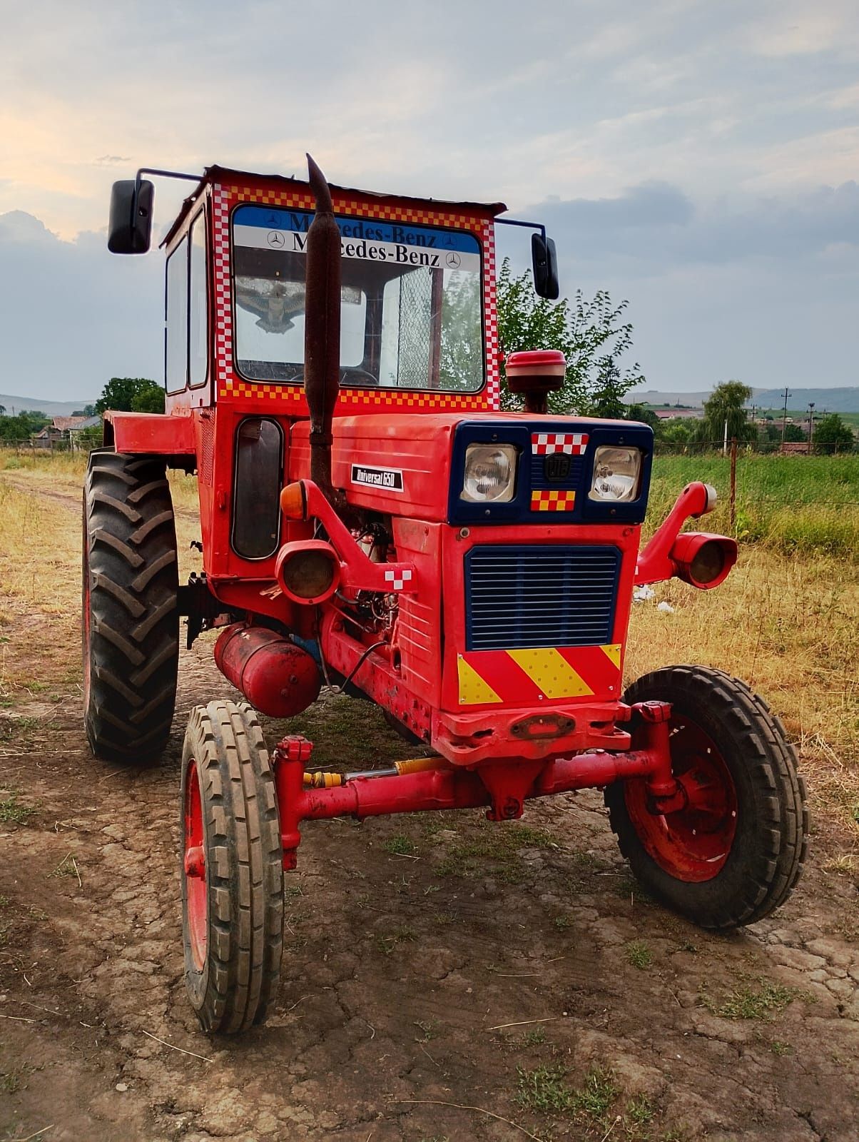 Vând tractor u650 în stare foarte bună