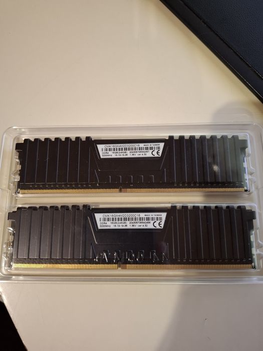 Kit Memorie Corsair Vengeance LPX Black 16GB 2x8GB DDR4 3200MHz CL16