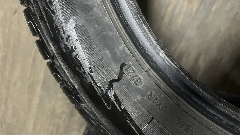 Продается комплект зимних шин 225/55 R18 Goodyear UltraGrip