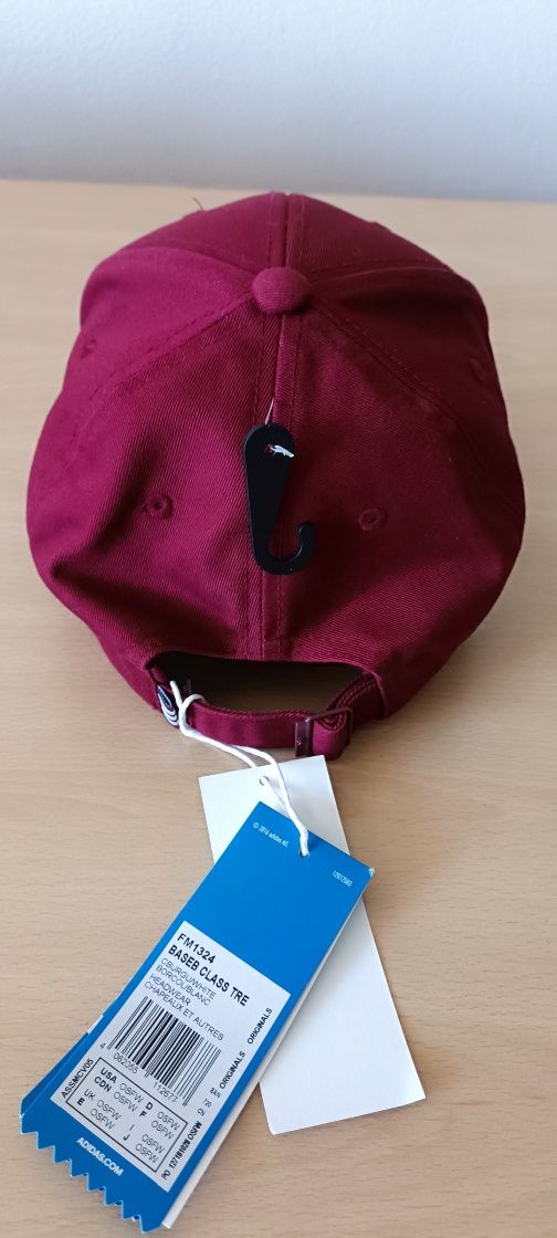 Нова шапка adidas originals