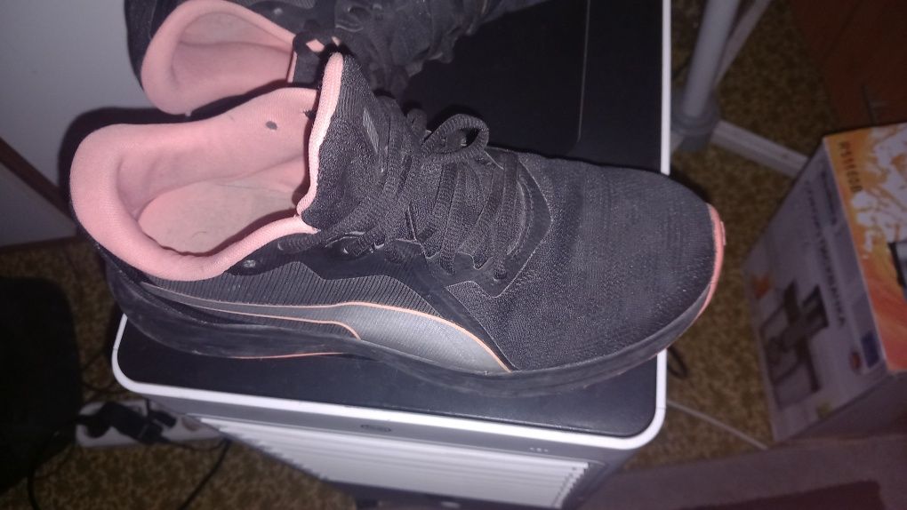 Дамски Маратонки PUMA оригинални  пишете  на лично моля :)