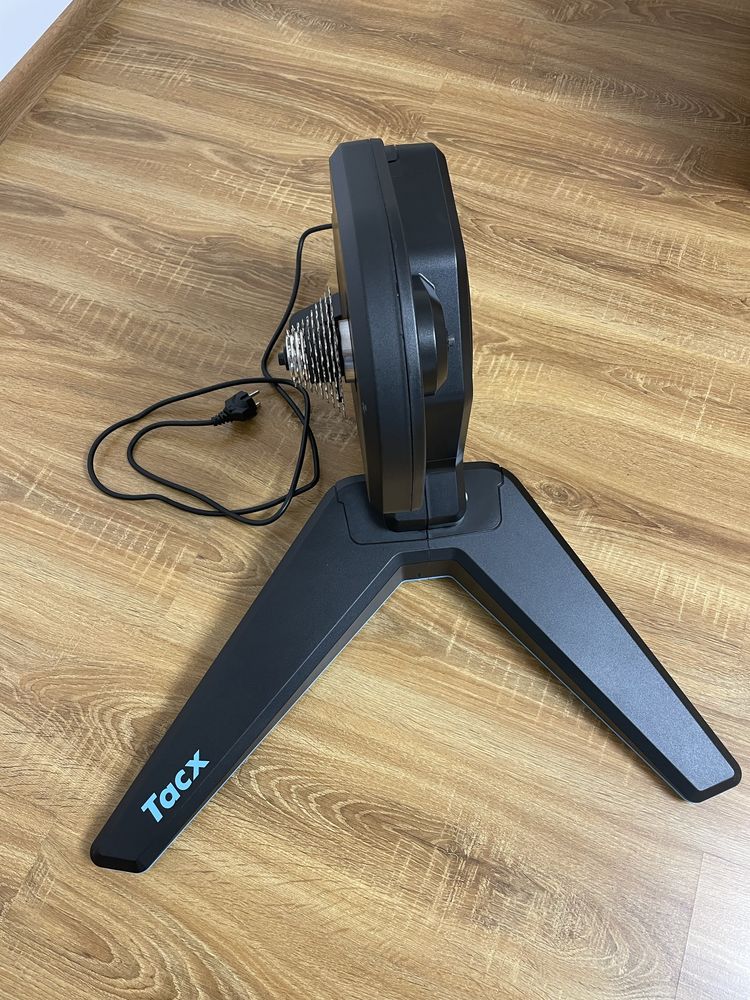 Home trainer TACX Flux 2