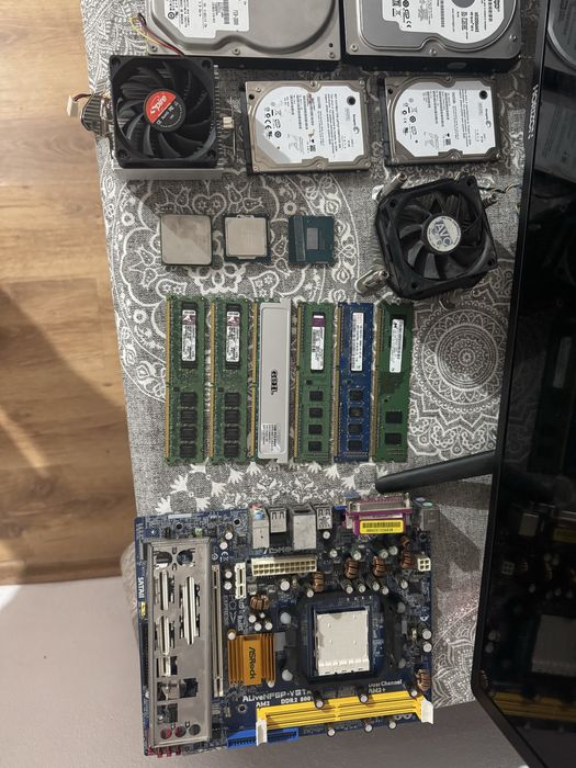 Lot piese de calculator PC si laptop