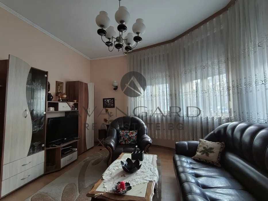 оф.24661 Етаж от къща/ Стария град