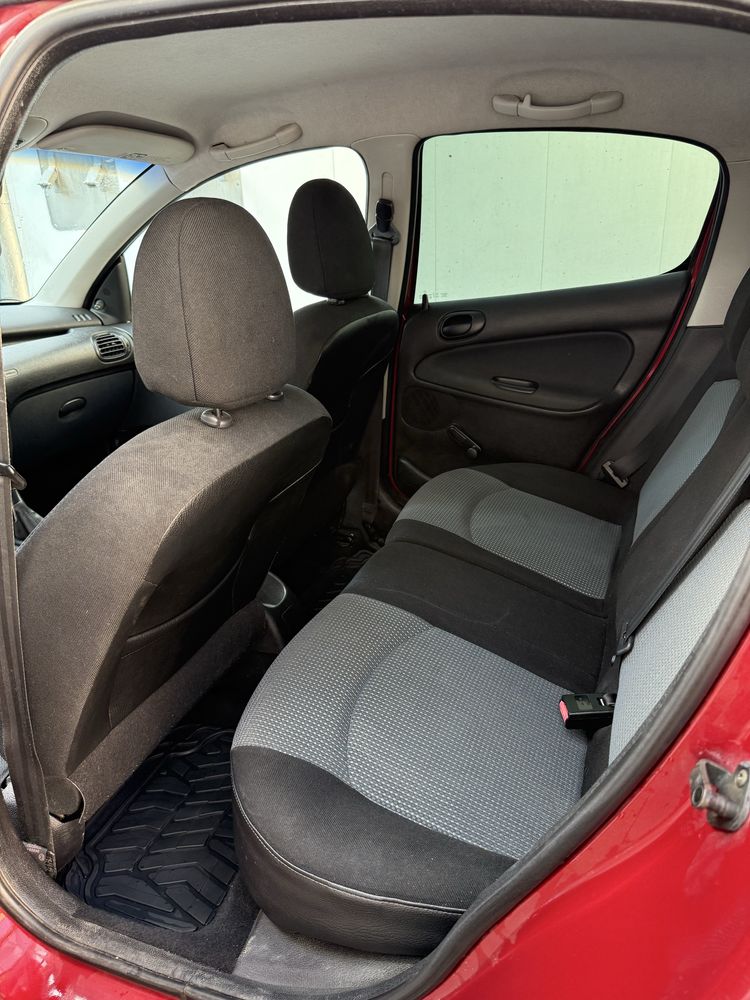 Peugeot 206 hatchback