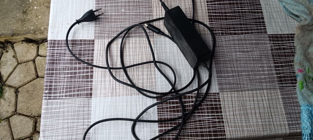 Vând trotineta electrica xiaomi defectă