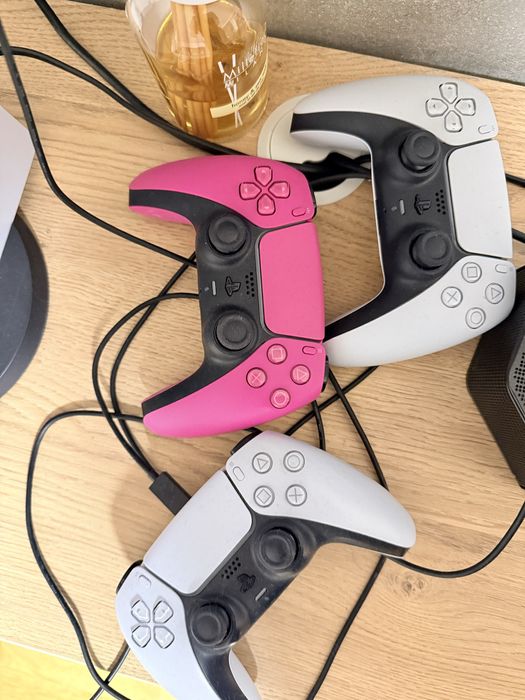 Продавам PS5 Digital Edition