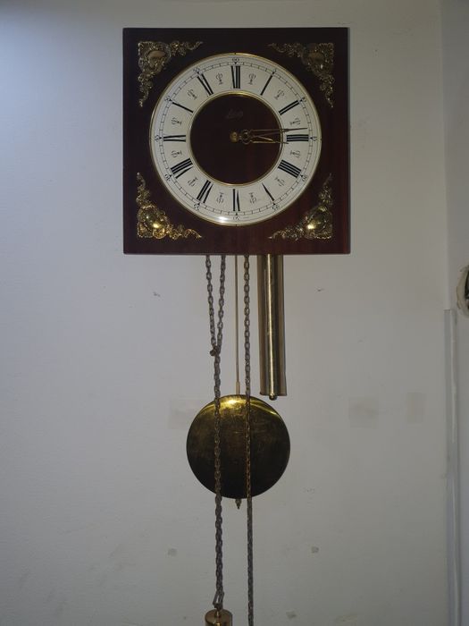 Ceas mecanic cu pendul și greutati