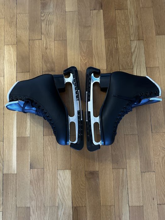 Зимни кънки за фигурно пързаляне