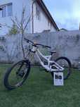 Vand bicicleta specialized demo8(freeride downhill)