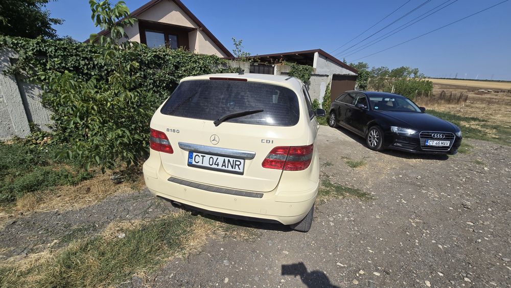 Mercedes Benz B180