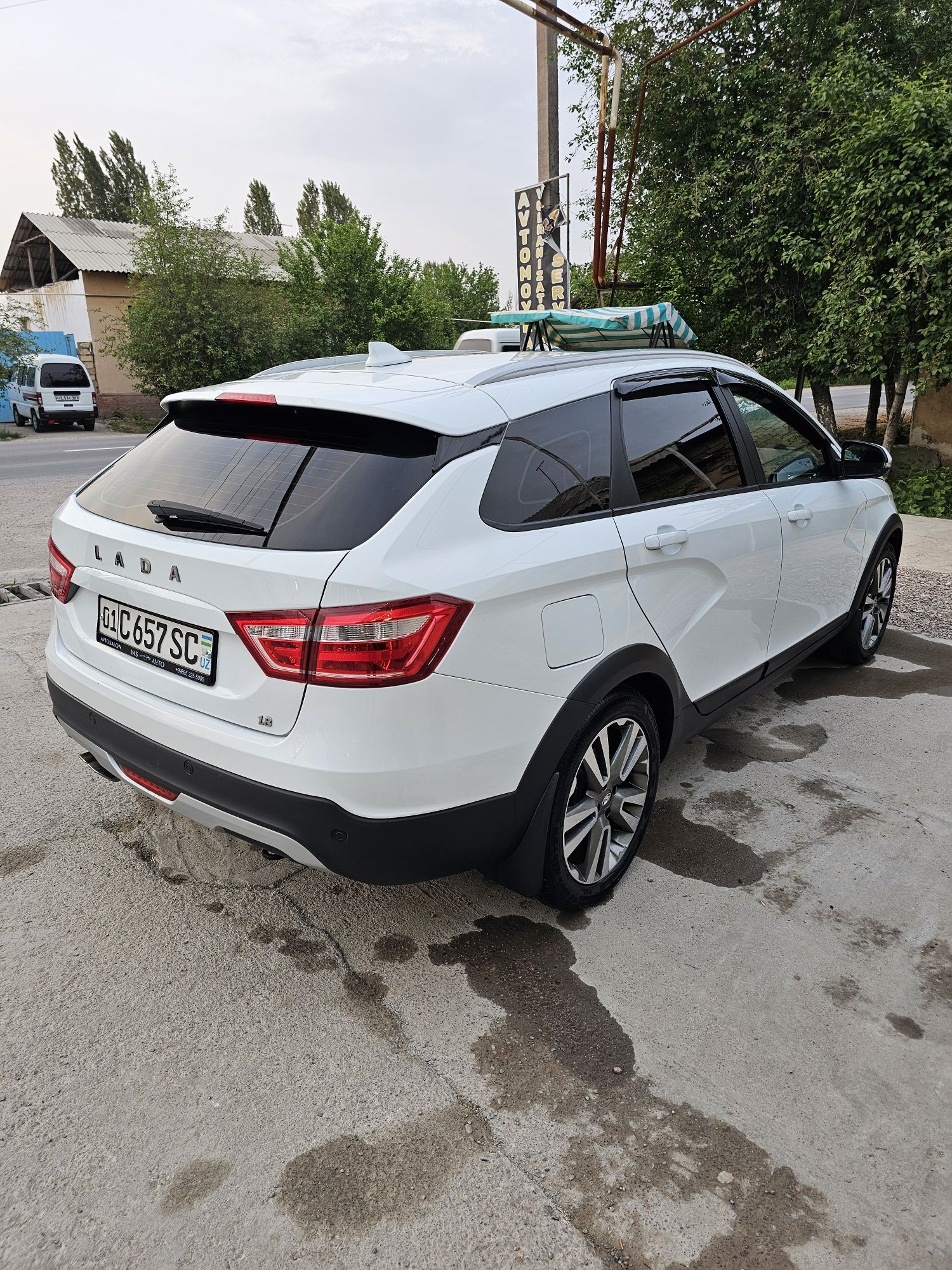 Lada Vesta SW Cross luxe multimedia