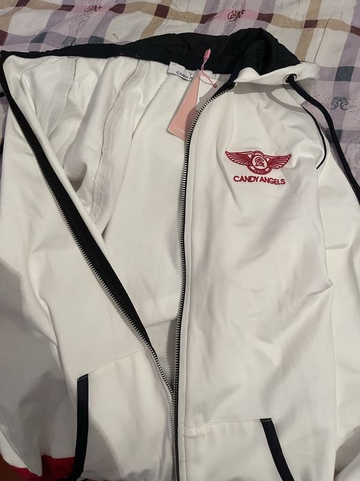 Спортивный женский костюм