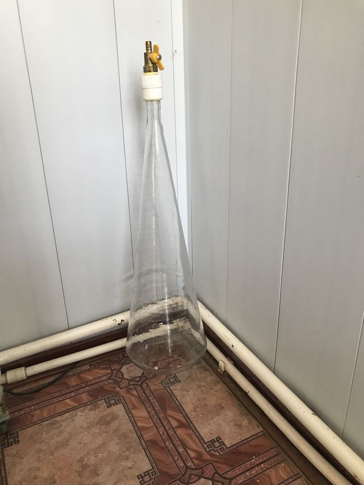 Газ вода апарат сотилади.