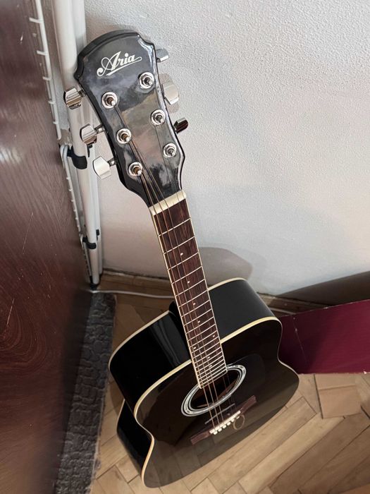 Chitară Acustică Aria cu Husă