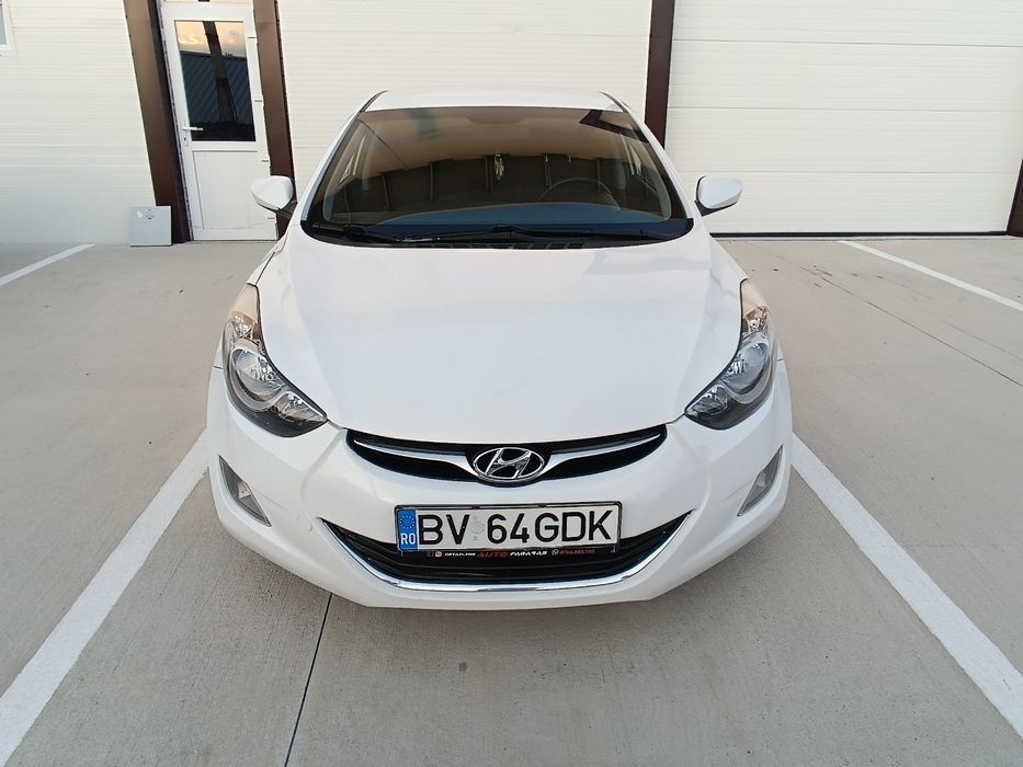 Hyundai Elantra 2012 1.6 benzină Unic proprietar de Nouă