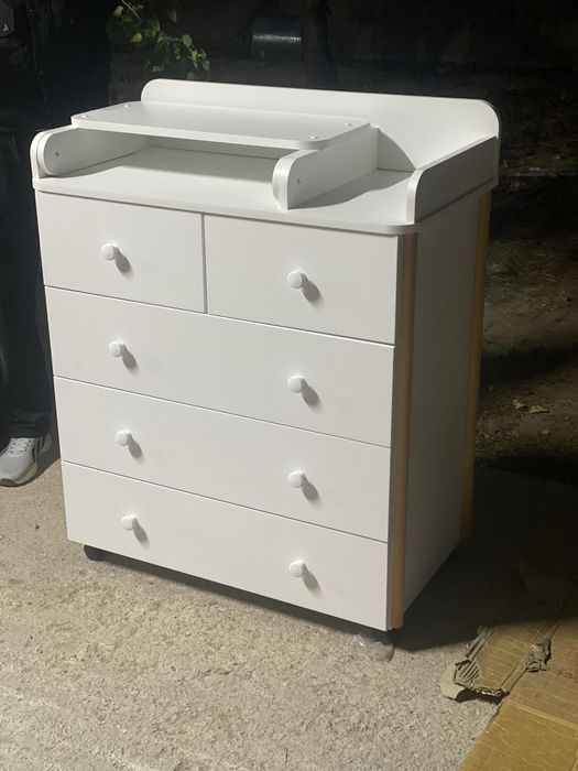 "Комод-Софа Бук 5: стильное хранение и удобство в вашем доме"