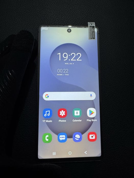 * Смартфон - 6.8-inch HD display, 8GB RAM/256GB ROM * Черен