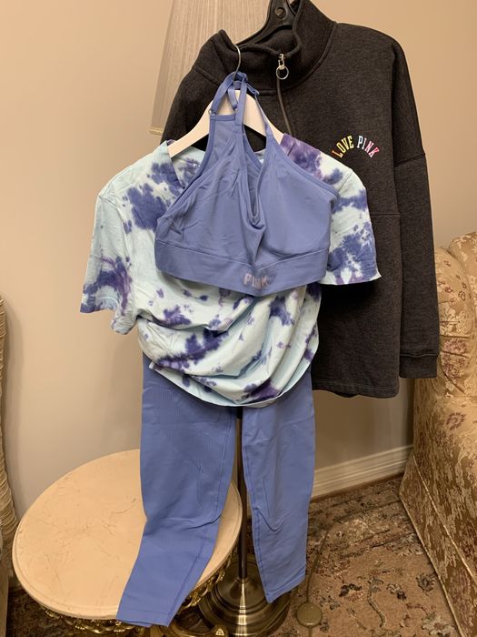 Одежда для Фитнеса Pink в комплект входит и теплый пусер.теп