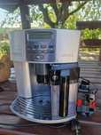 Vând espresor Delonghi esam 3600s