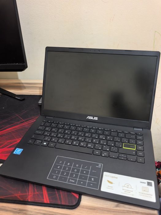 Asus Vivobook 2021 года SSD 256Gb