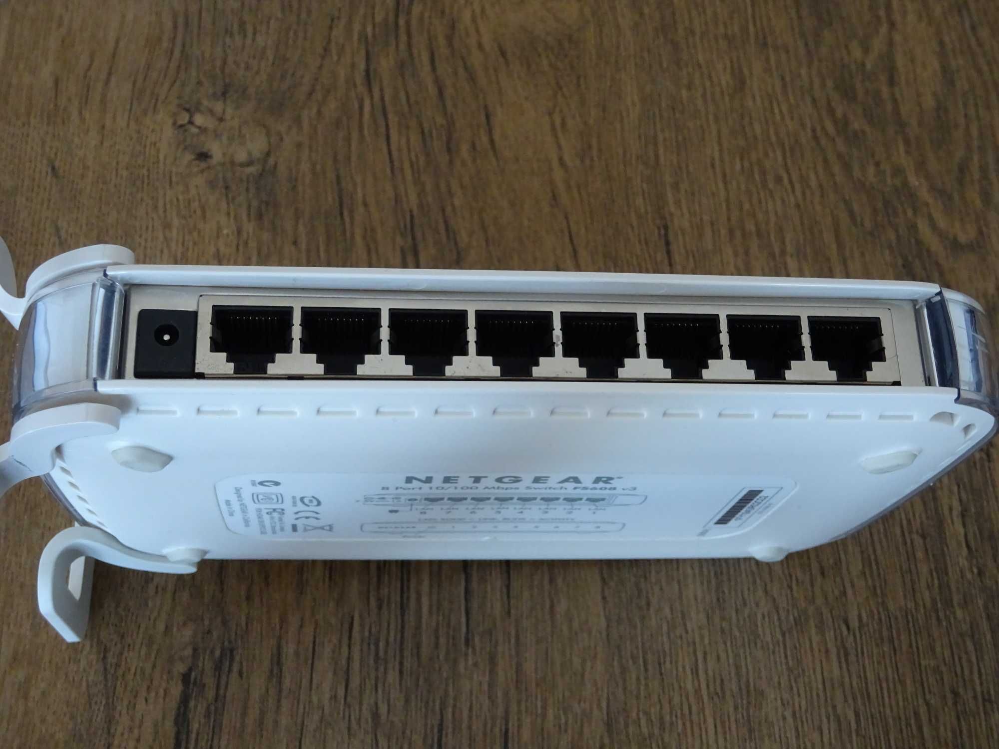 NETGEAR FS608 V3 8 Port 10/100 Mbps Switch Hub Modem Retea Router