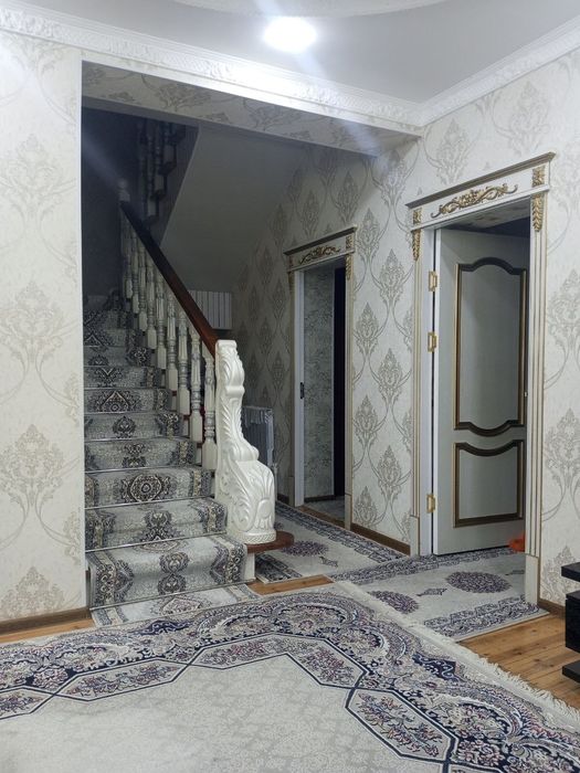 Икки каватли жой барча жихозлари Билан сотилади