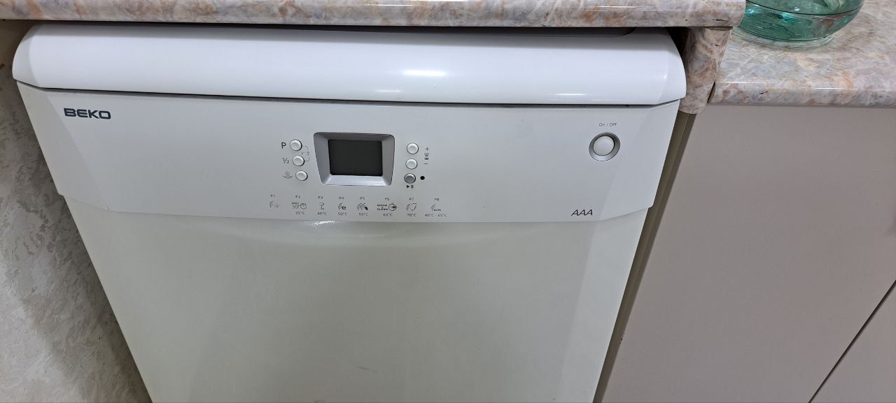 Посудомойка BEKO модель AAA, оригинал, 60х60x85 см, как новый