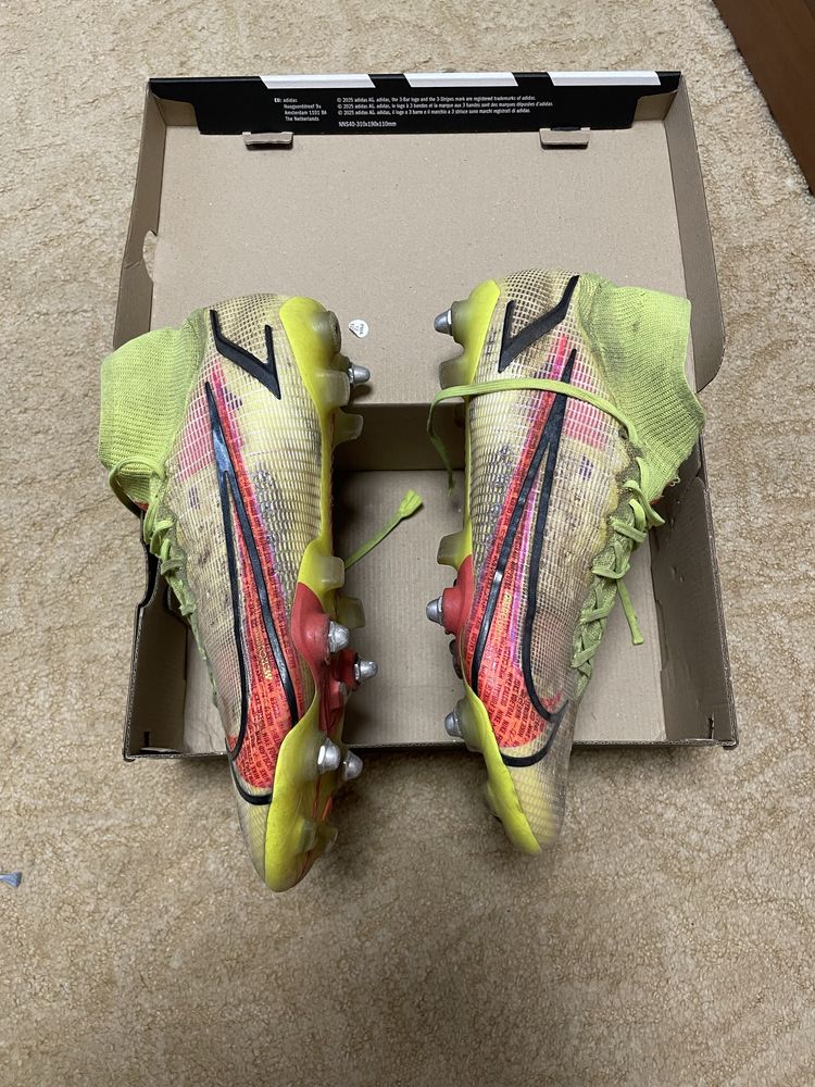 Butonki nike mercurial