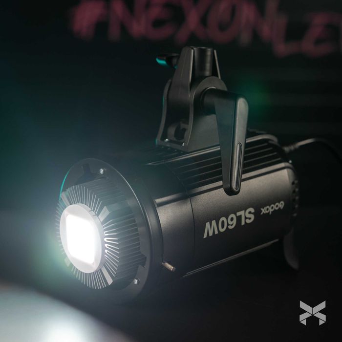 2 bucăți Godox SL60W – stare foarte bună