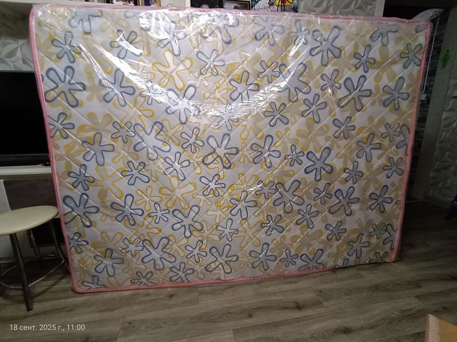 Срочно Продам матрас    148/200/20